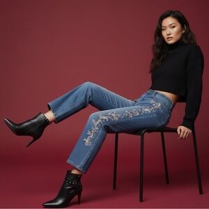 Chico's Jeans Women's size 2 SO SLIMMING GIRLFRIEND Slim Leg Crop Embroidered